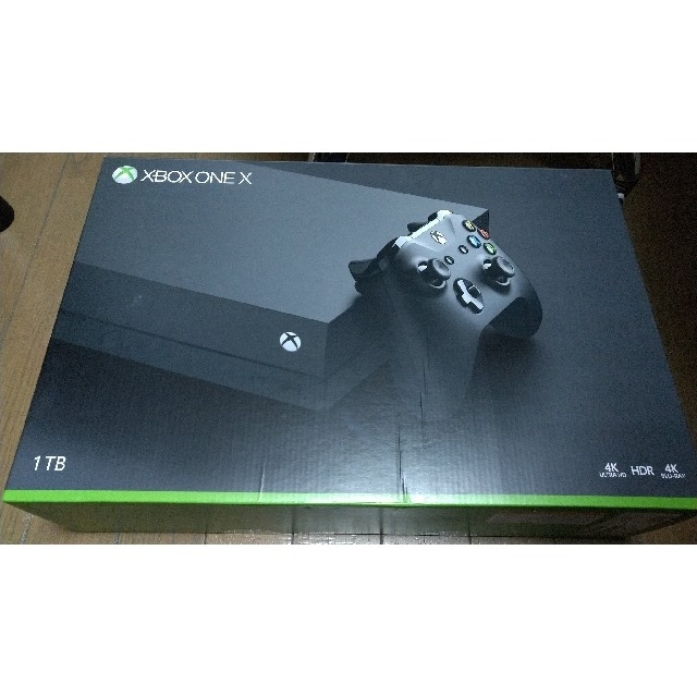 Xbox(エックスボックス)のXbox One X本体 ブラック エンタメ/ホビーのゲームソフト/ゲーム機本体(家庭用ゲーム機本体)の商品写真