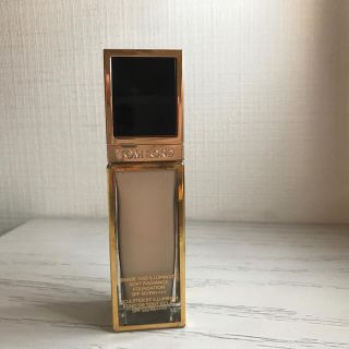 トムフォード(TOM FORD)のトムフォード  シェイドアンドイルミネイト ソフトラディアンス　ファンデーション(ファンデーション)