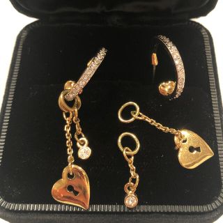 スワロフスキー(SWAROVSKI)のSWAROVSKI　スワロフスキー　ネックレス&ピアスセット(ネックレス)