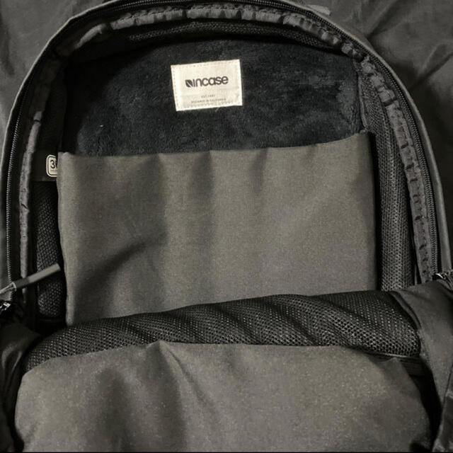 インケースバックパック Incase city compact backpack