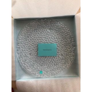 ティファニー(Tiffany & Co.)の【未使用】ティファニー コブルストーンプラター ガラス 皿(食器)