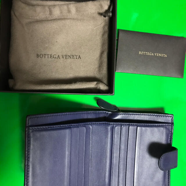 Bottega Veneta(ボッテガヴェネタ)の美品　bottega veneta 正規品　折り財布 レディースのファッション小物(財布)の商品写真