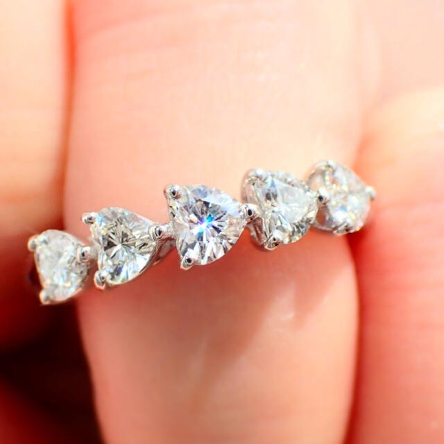 pt900  0.72ct 上質ハートシェイプハーフエタニティリング レディースのアクセサリー(リング(指輪))の商品写真