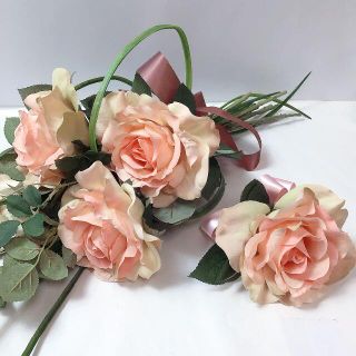 バラのブーケ　ブートニア付き(ブーケ)