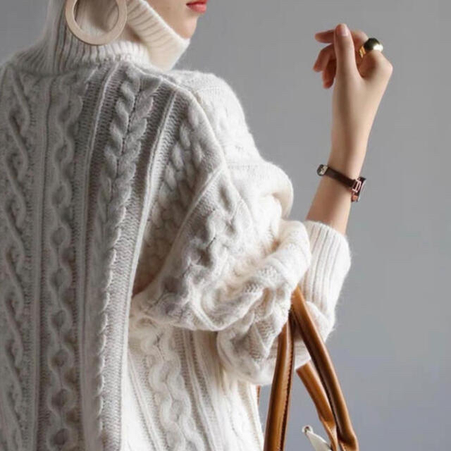 新品　大人気　スタイリッシュな暖かセーター