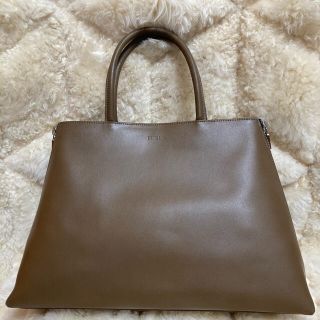 フルラ(Furla)のトートバッグ　フルラ　バイカラー　茶✖️黒　エナメル　本革　ビジネス(トートバッグ)