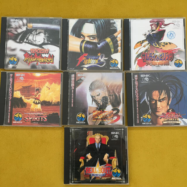 NEOGEO(ネオジオ)のNEOGEO CD本体 ソフト7本 攻略本セット エンタメ/ホビーのゲームソフト/ゲーム機本体(家庭用ゲーム機本体)の商品写真