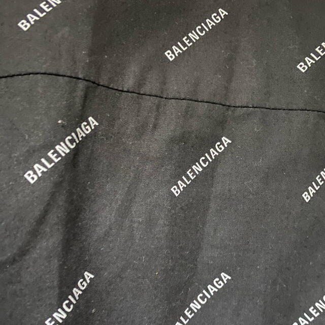 Balenciaga(バレンシアガ)のBALENCIAGA ブラック&ホワイト ロゴ シャツ メンズのトップス(シャツ)の商品写真