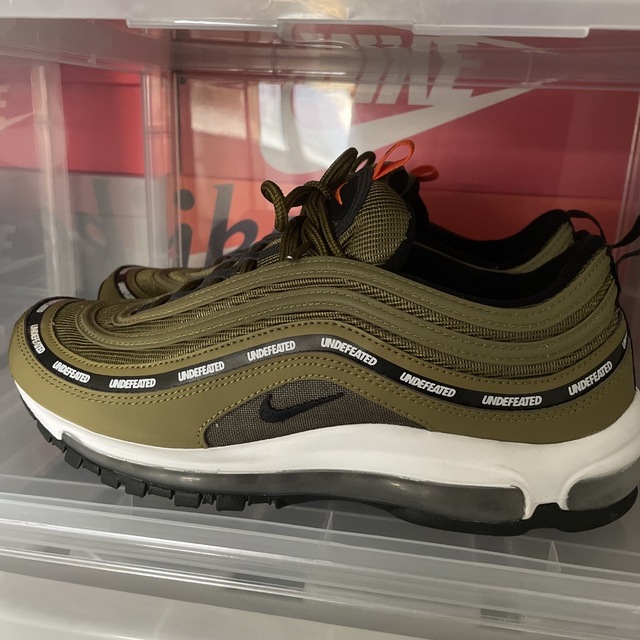 NIKE(ナイキ)のUNDEFEATED x NIKE AIR MAX 97 OLIVE 27.5  メンズの靴/シューズ(スニーカー)の商品写真