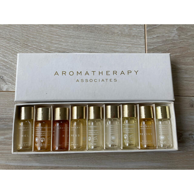 AROMATHERAPY ASSOCIATES(アロマセラピーアソシエイツ)のアロマテラピーアソシエイツ　バスオイル コスメ/美容のボディケア(入浴剤/バスソルト)の商品写真