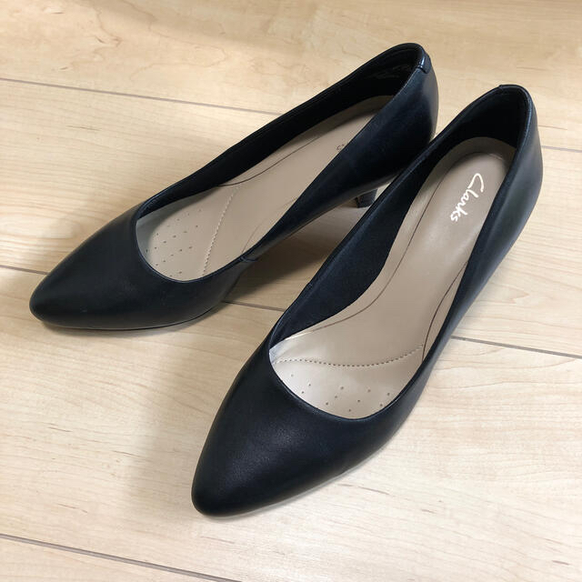 Clarks(クラークス)のクラークス パンプス ブラック レディースの靴/シューズ(ハイヒール/パンプス)の商品写真