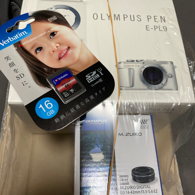 OLYMPUS PEN E-PL9 レンズキット 最新のデザイン stockshoes.co