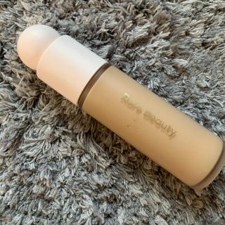 セフォラ(Sephora)のセレーナゴメス　rarebeauty レアビューティー　ファンデ  190W(ファンデーション)