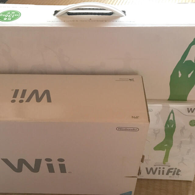 新品、未使用、未開封　Wii 任天堂　Nintendo Wii fit  エンタメ/ホビーのゲームソフト/ゲーム機本体(家庭用ゲーム機本体)の商品写真