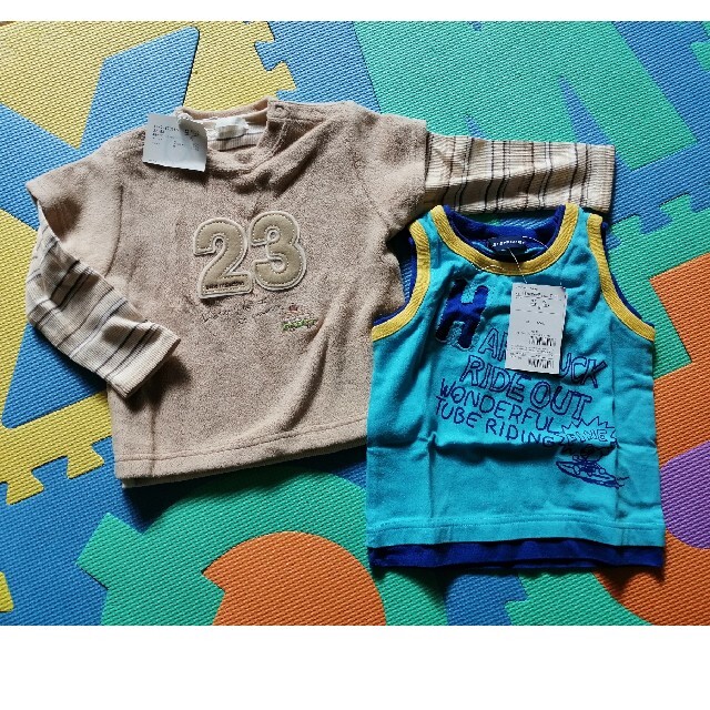 BeBe(ベベ)の90サイズ　3点セット＋おまけ キッズ/ベビー/マタニティのキッズ服男の子用(90cm~)(Tシャツ/カットソー)の商品写真