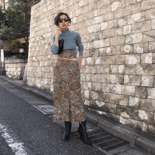 Ameri VINTAGE(アメリヴィンテージ)のAMERI vintage PAISLEY RUG SKIRT レディースのスカート(ひざ丈スカート)の商品写真