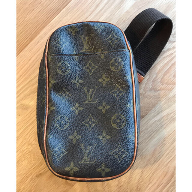 LOUIS VUITTON - ルイヴィトン☆ボディーバッグ