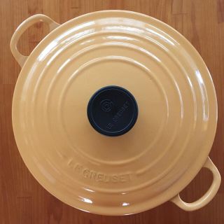 ルクルーゼ(LE CREUSET)のル・クルーゼ ココットロンド サフランイエロー  24cm 箱あり(鍋/フライパン)