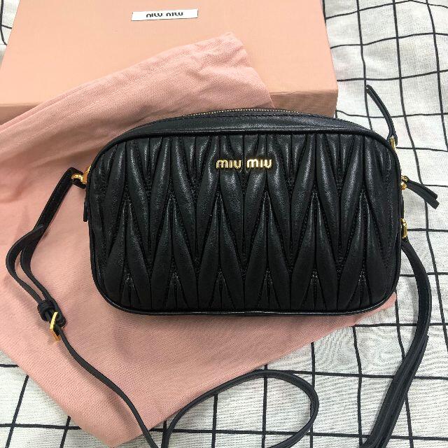 MIUMIUショルダーバッグ