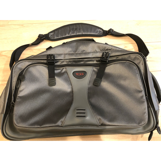 TUMI(トゥミ)のTUMI トゥミ 3wayバッグ 手持ち + ショルダー + リュック T2 メンズのバッグ(ボストンバッグ)の商品写真