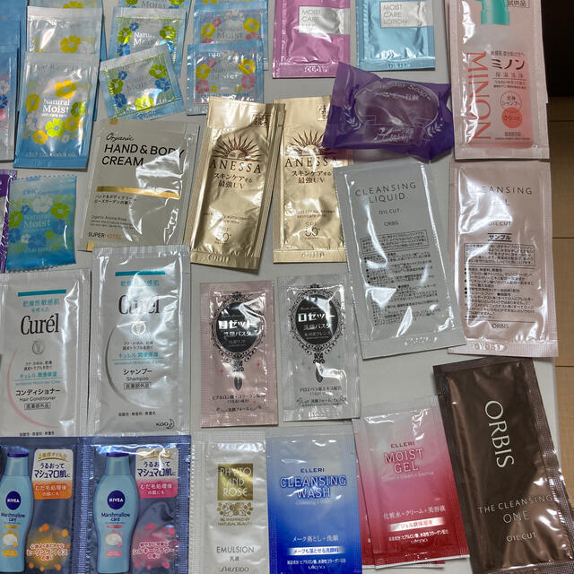 ANESSA(アネッサ)の試供品 大量 セット ANESSA DHC NIVEA ORBIS MINON コスメ/美容のキット/セット(サンプル/トライアルキット)の商品写真