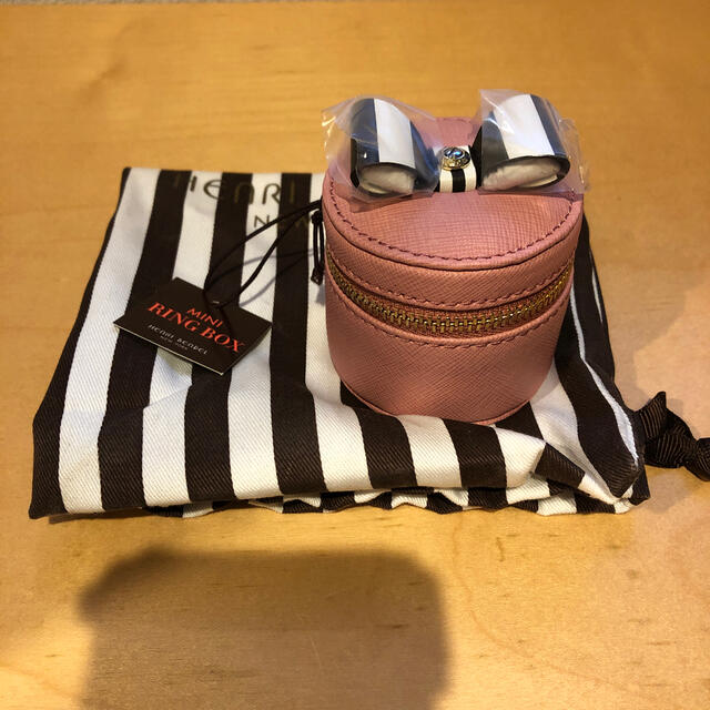 Henri Bendel(ヘンリベンデル)のヘンリベンデル　HENRI BENDEL MINI RING BOX レディースのファッション小物(ポーチ)の商品写真