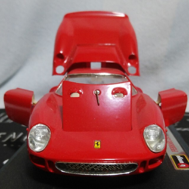 Ferrari(フェラーリ)のFerrari250LM  1/24スケールダイキャストモデル(リユース品) エンタメ/ホビーのおもちゃ/ぬいぐるみ(ミニカー)の商品写真