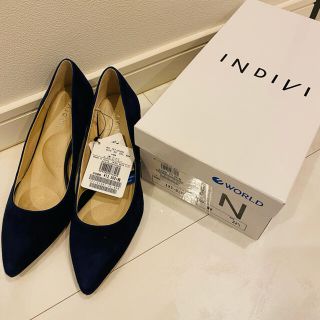 インディヴィ(INDIVI)の新品タグ付♡INDIVI ネイビーパンプス(ハイヒール/パンプス)