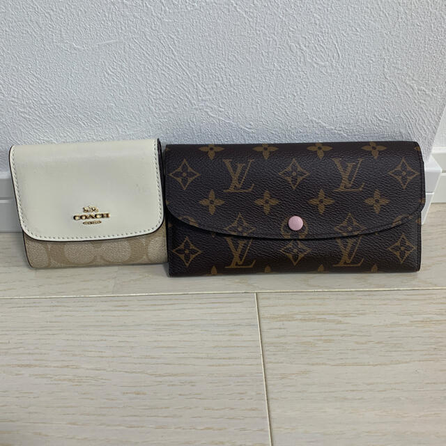 VUITTON、コーチ財布