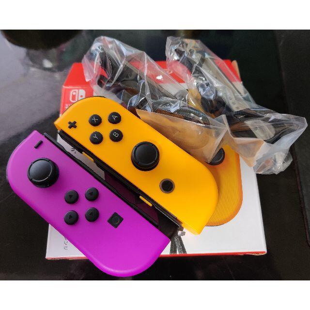 Joy-Con（L） ネオンパープル/（R） ネオンオレンジ エンタメ/ホビーのゲームソフト/ゲーム機本体(その他)の商品写真