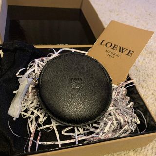 ロエベ(LOEWE)の【新品】LOEWE（ロエベ）丸型コインケース(コインケース/小銭入れ)