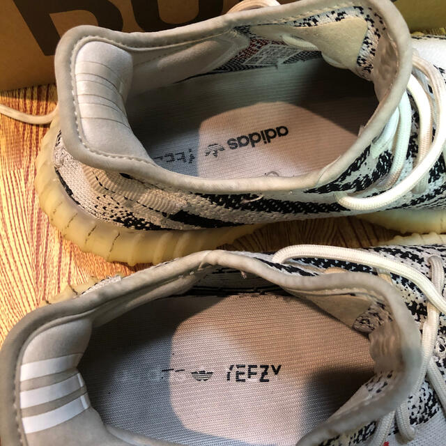 adidas(アディダス)のADIDAS YEEZY BOOST 350 V2 ZEBRA 27cm メンズの靴/シューズ(スニーカー)の商品写真