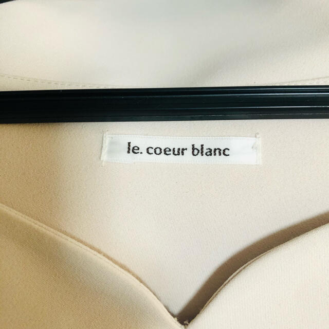 le.coeur blanc(ルクールブラン)のルクールブラン♡ハートネックペプラムブラウス レディースのトップス(シャツ/ブラウス(長袖/七分))の商品写真