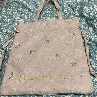 メゾンドフルール(Maison de FLEUR)のMaison de FLEUR 苺レース巾着トートバッグ(トートバッグ)