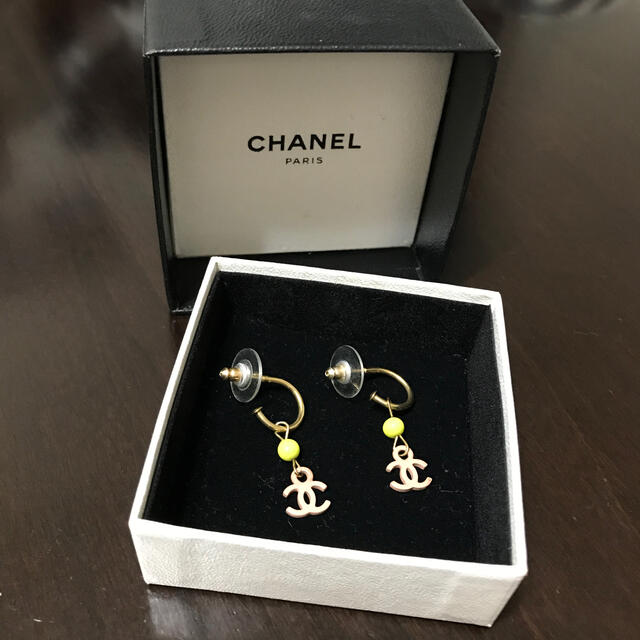 CHANEL(シャネル)のCHANELピアス　箱付き レディースのアクセサリー(ピアス)の商品写真