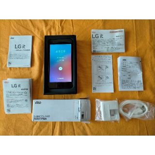 エーユー(au)のau 中古スマホ本体 LG it lgv36  レッド    新品ACアダプタ付(スマートフォン本体)