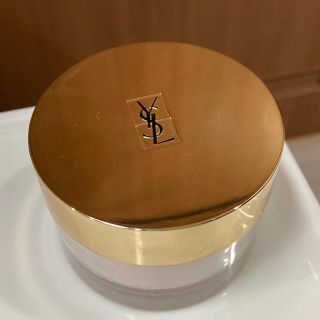 イヴサンローランボーテ(Yves Saint Laurent Beaute)のフェイスパウダー イブサンローラン01(フェイスパウダー)