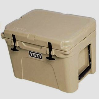 新品 YETI イエティ Tundra 35 タンドラ クーラーズ TAN(その他)