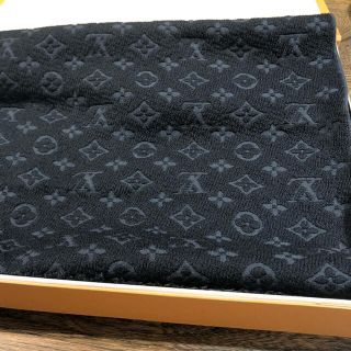 ルイヴィトン(LOUIS VUITTON)のヴィトン　マフラー　黒　エシャルプモノグラム(マフラー)