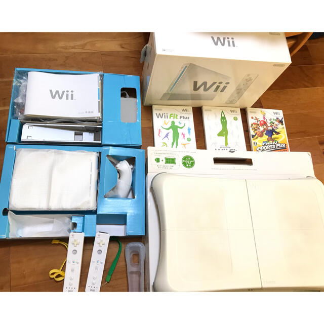 NintendoニンテンドーWii本体+マリオスポーツミックス+WiiFIT3本 3