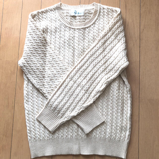ベージュの縄編みセーター(ニット/セーター)