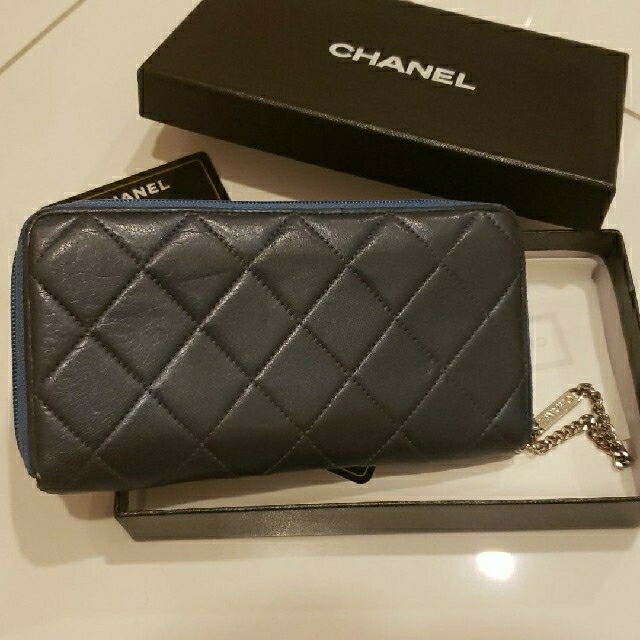 CHANEL(シャネル)のCHANEL　シャネル　長財布 レディースのファッション小物(財布)の商品写真