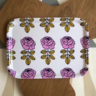 マリメッコ(marimekko)の新品 marimekko VIHKIRUUSU ヴィヒキルース トレイ ピンク(食器)