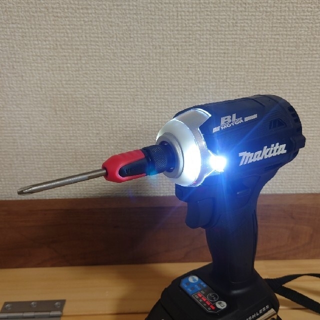 マキタ　18V　新品　インパクトドライバー　TD171D自動車/バイク