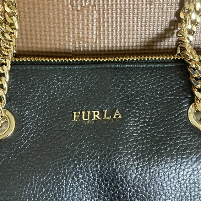 Furla(フルラ)のFURLA チェーン　トートバッグ　黒　ブラック レディースのバッグ(トートバッグ)の商品写真