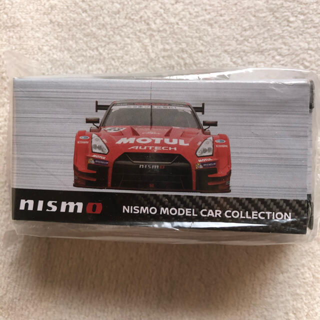 トミカ　nismo  MOTUL AUTECH GT-R KWAM1-36005