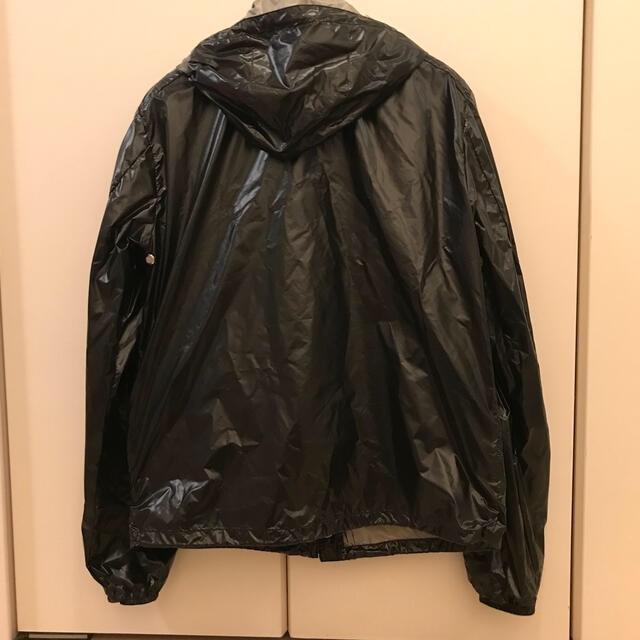 MONCLER(モンクレール)のモンクレール ブラック ナイロンジャケット  Size2 光沢素材 メンズのジャケット/アウター(ナイロンジャケット)の商品写真