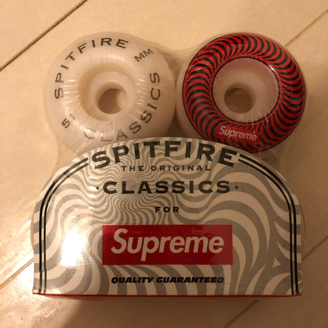 Supreme(シュプリーム)のsupreme classic wheels spitfire スポーツ/アウトドアのスポーツ/アウトドア その他(スケートボード)の商品写真