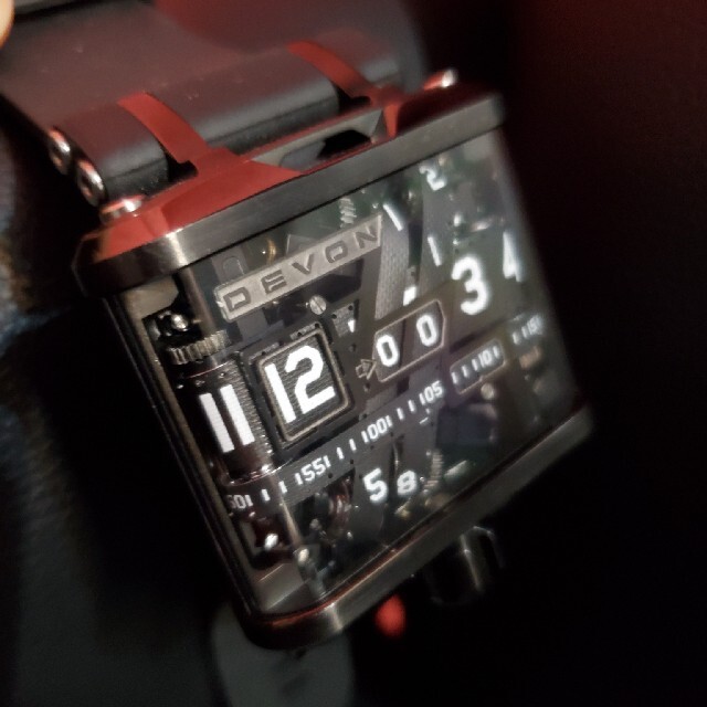 2021激安通販 腕時計　カッコイイ　個性的　デヴォン Devon Works Tread 1 腕時計(アナログ)