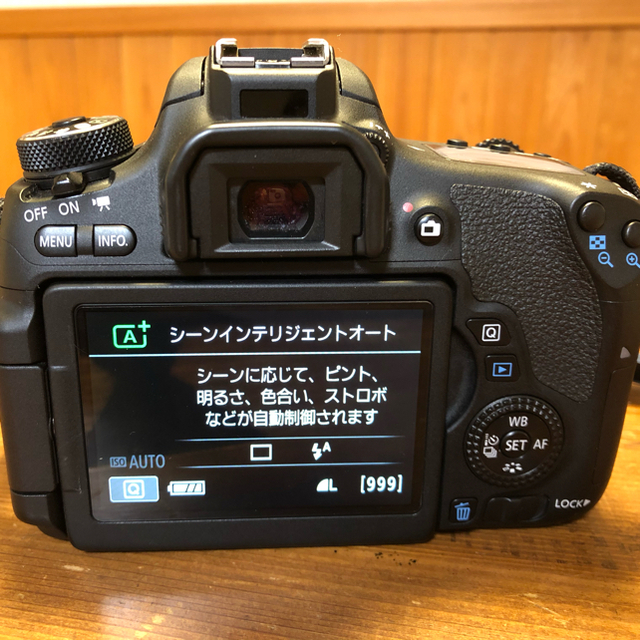 Canon(キヤノン)の一眼レフカメラ　canon EOS8000d レンズキット スマホ/家電/カメラのカメラ(デジタル一眼)の商品写真